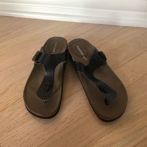 BRAND NEW Madden girl woman’s sandals